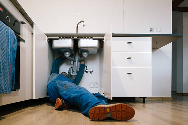 Professional Plumbing technician working in Hume, CA